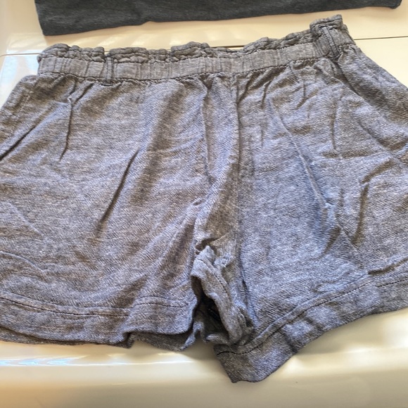 Navy blue and white pull on shorts size large new with tag - Picture 2 of 3